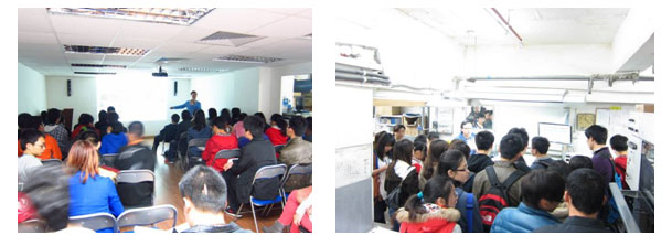 武大同學專心聆聽e-print同事的講解